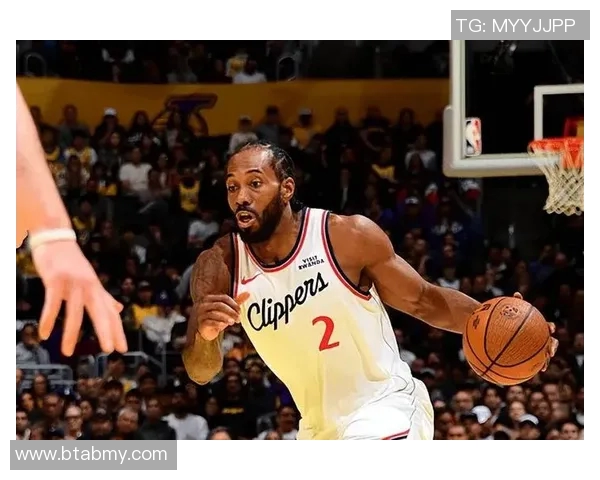 伦纳德表现全面 快船大胜湖人止连败